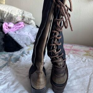 Flawed Freebird Vintage Coal Suede Boots